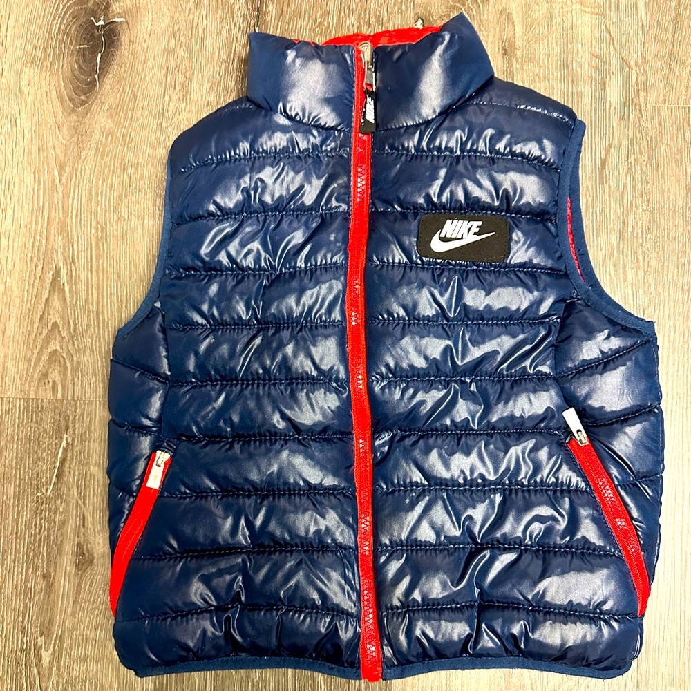 Boys Nike Bubble Vest Reversible Size 6